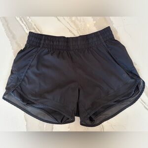 Athleta Women’s Mesh Racer Run Mid Rise 4 in Short